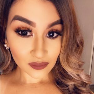 Meet your Posher, Yesenia